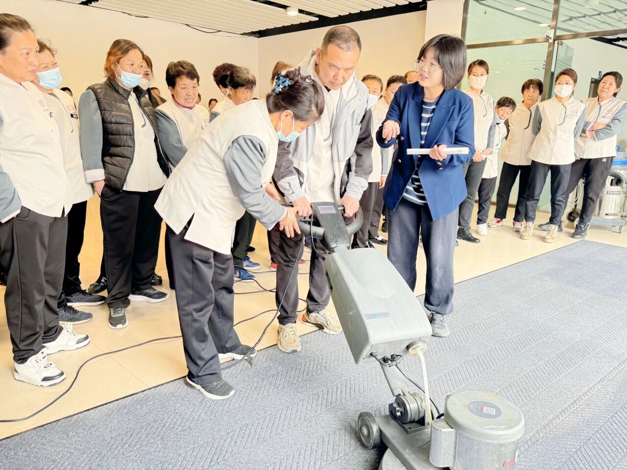 物业管理中心开展员工技能培训工作